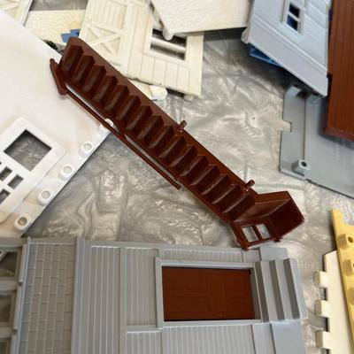 Model RR Buildings