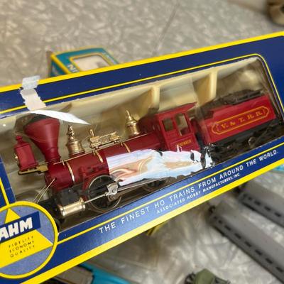 N scale railroad cars