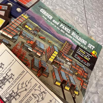 Plastic building group