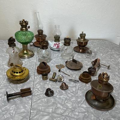 Lot of oil lamps