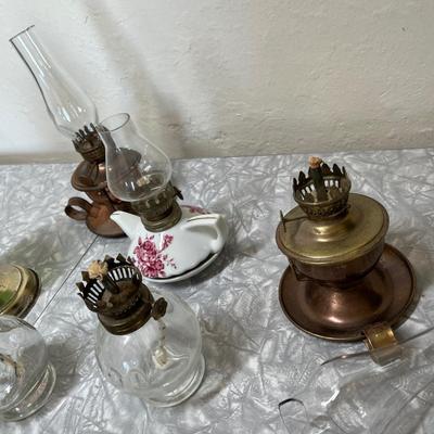 Lot of oil lamps