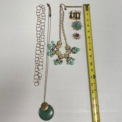 Gold and Turquoise Colored Jewelry (ST-BB)