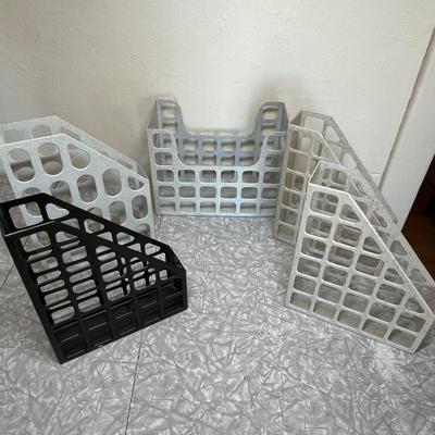 Plastic magazine racks