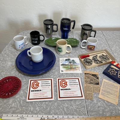 Assortment of kitchen ware