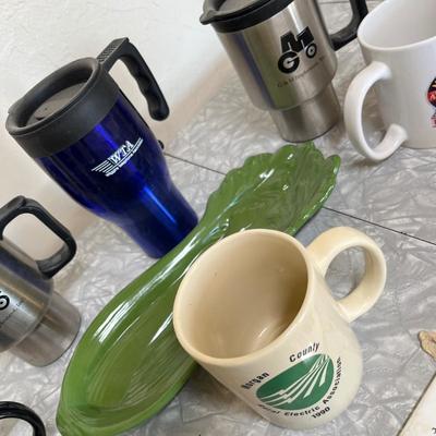 Assortment of kitchen ware
