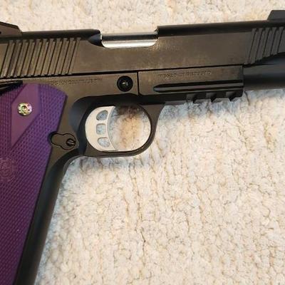 LOCAL PICK UP ONLY ZIG PCS 1911 Tisas Turkiye 45 acp with two magazine and case