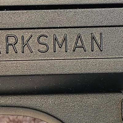 LOCAL PICK UP ONLY Marksman Model 2004 Deluxe Air Pistol