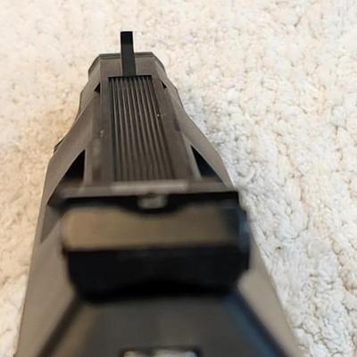 LOCAL PICK UP ONLY Marksman Model 2004 Deluxe Air Pistol