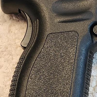 LOCAL PICK UP ONLY Springfield Armory XD- .40 SW caliber with case and two clips