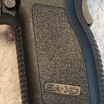 LOCAL PICK UP ONLY Springfield Armory XD- .40 SW caliber with case and two clips