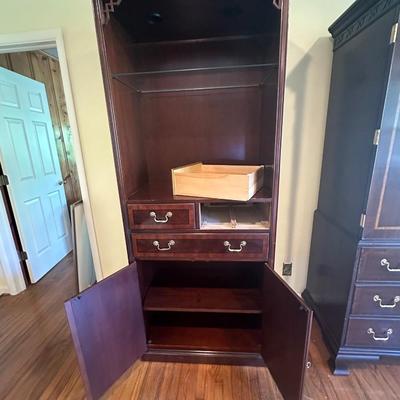 Drexel Heritage Bookcase / Display Shelf