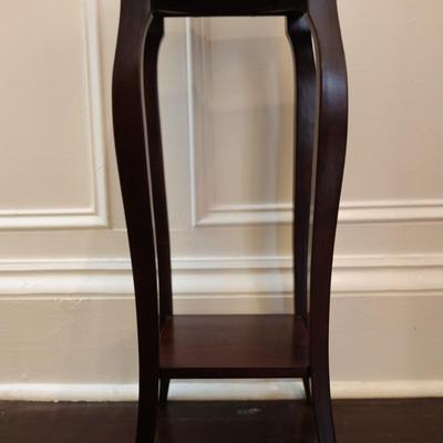BOMBAY CO. Mahogany 2-Tier Pedestal Stand Side Table