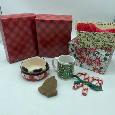 Candy canes and gift boxes
