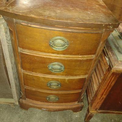 Pair of Vintage Mahogany Matching Bedside Dressers