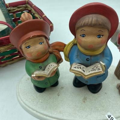 A caroling we’ll go!