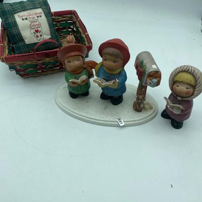 A caroling we’ll go!