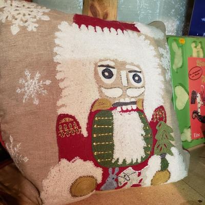 Christmas in August: Lots of Decor! (BS-KD)