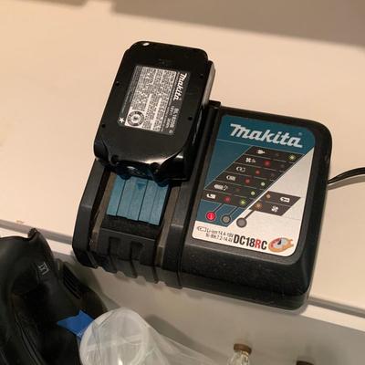 Makita Cordless Vacuum with Laundry and Household Supplies (MB-HS)