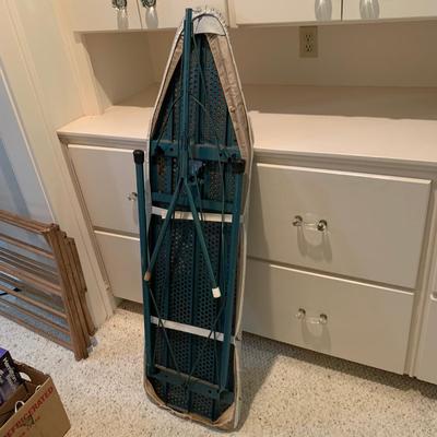 Makita Cordless Vacuum with Laundry and Household Supplies (MB-HS)