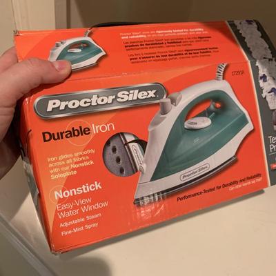 Makita Cordless Vacuum with Laundry and Household Supplies (MB-HS)
