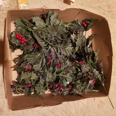 Pinecone, Wreath, and Poinsettia Christmas Decor & More (BS-KD)