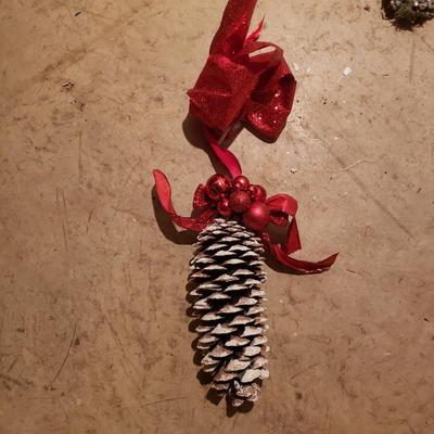 Pinecone, Wreath, and Poinsettia Christmas Decor & More (BS-KD)