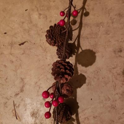 Pinecone, Wreath, and Poinsettia Christmas Decor & More (BS-KD)