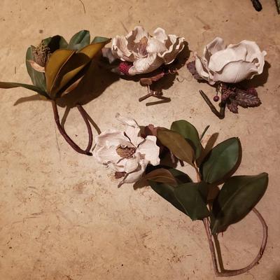 Pinecone, Wreath, and Poinsettia Christmas Decor & More (BS-KD)