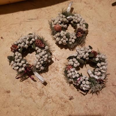 Pinecone, Wreath, and Poinsettia Christmas Decor & More (BS-KD)