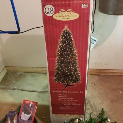 Christmas Tree NIB, Wreath, Lights and Gnomes (BS-KD)