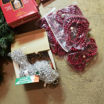 Christmas Tree NIB, Wreath, Lights and Gnomes (BS-KD)