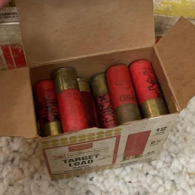 Large Variety of Plastic 12 Guage Shotgun Shells (PC-HS)