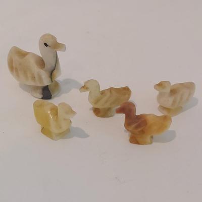 Inlay Stone Box plus Small Carved Animals (PC-BBL)
