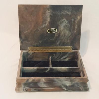 Inlay Stone Box plus Small Carved Animals (PC-BBL)