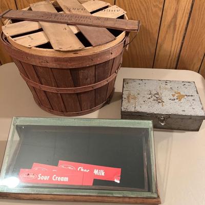 Apple box, vintage display case