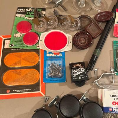 Miscellaneous home hardware items