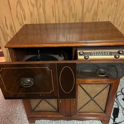 Silvertone radio/record player cabinet