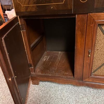 Silvertone radio/record player cabinet