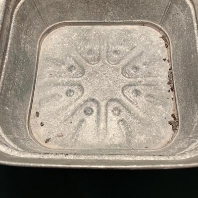 Metal wash tub
