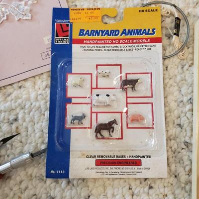 Sewing and Craft Supplies (BD-KD)