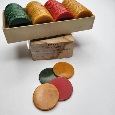 100 Piece Vintage Bakelite Poker Chips