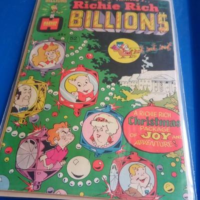 LOT 134 OLD RICHIE RICH COMIC BOOK