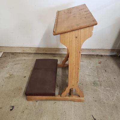 Gothic Style Padded Kneeler (G-KD)