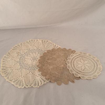 Framed Doiley, Lace Collar, and More (D-DZ)