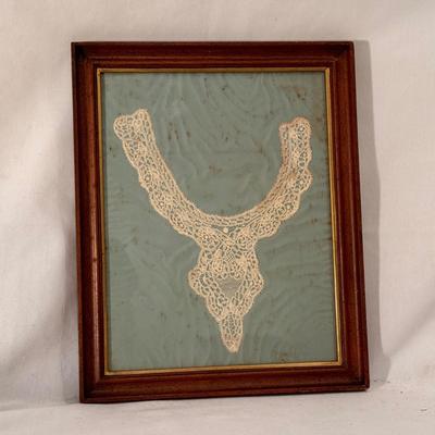 Framed Doiley, Lace Collar, and More (D-DZ)