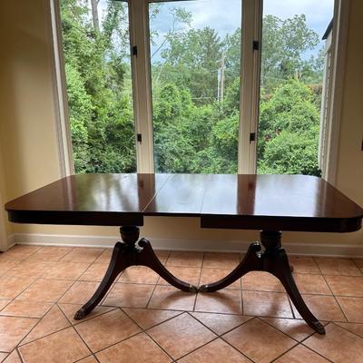 Mahogany double pedestal expanding table
