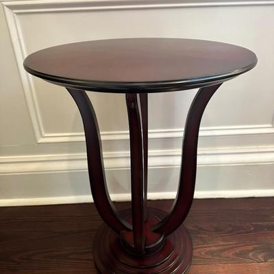 BOMBAY CO. Round Side Table