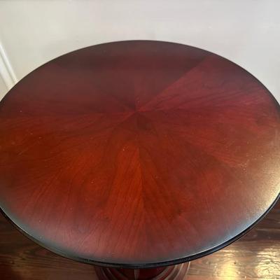 BOMBAY CO. Round Side Table