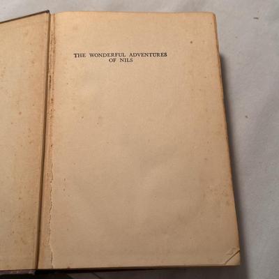 Antique Children’s Books Including The Peter Pan Picture Book, 1907 (D-DZ)