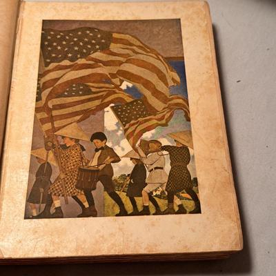 Antique Children’s Books Including The Peter Pan Picture Book, 1907 (D-DZ)